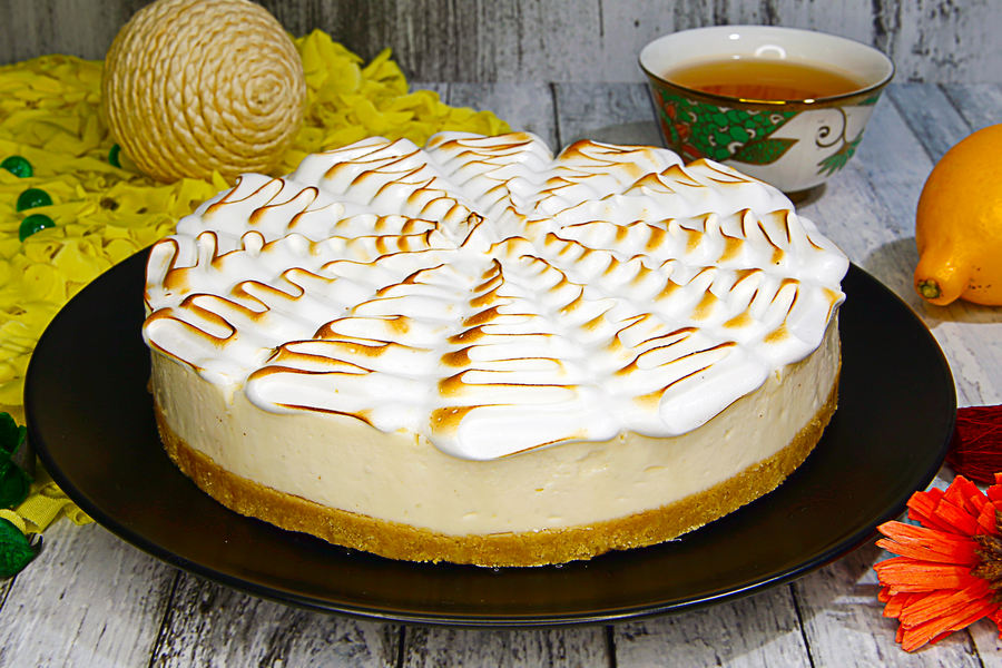 Lemon Meringue Supreme Cake HD